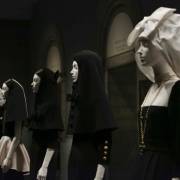 “Heavenly Bodies : Fashion and the Catholic Imagination” 🌐