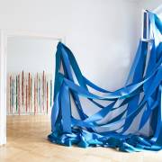 Sheila Hicks, In Hülle und Fülle | In Abundance 🌐