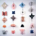 Annette Messager, Histoires des oreillers (F)