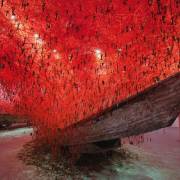 Chiharu Shiota | UNCERTAIN JOURNEY 🌐